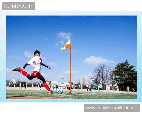 我们渴望在绿茵场上尽情挥洒汗水与激情踢足球的梦想