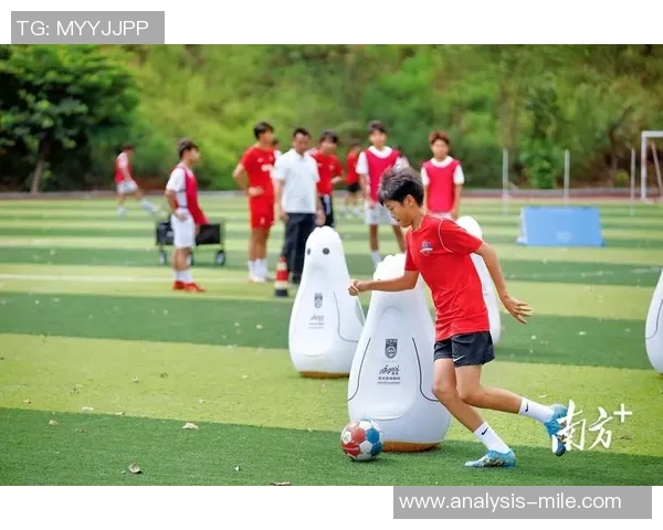 足球开场仪式的魅力与传统融合探讨及其对赛事氛围的影响分析